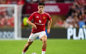 Top 3 Berita Bola: Tak Seperti Mainoo dan Garnacho, Wonderkid 17 Tahun Manchester United Ditendang