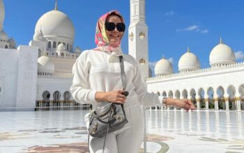 Netizen Ramai-Ramai Geruduk Akun Agen Travel yang Diduga Milik Shella Shauki untuk Berangkatkan Umrah Isa Zega