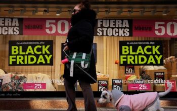 Black Friday: Asal-usul Hari Belanja Ini dan Kritik terhadap Jumat Hitam