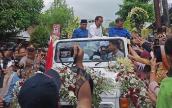 Jokowi Masuk Gelanggang Pilkada 2024: Dukung Ahmad Luthfi, Ridwan Kamil, sampai Respati Ardi