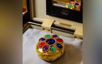 Toko Roti di New York Jual Donat Berlapis Emas dan Permata, Harganya Rp4,8 Juta