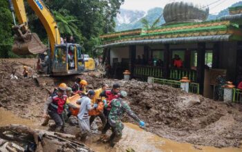 Empat Orang Meninggal Akibat Bencana Tanah Longsor Kari