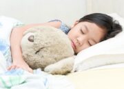 Anak Murung Bisa Jadi Tanda Kurang Tidur: 4 Tips Agar Si Bocil Punya Waktu Istirahat Cukup