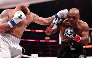 Mike Tyson Kena Tuntutan dari Perusahaan Judi Lantaran Lawan Jake Paul