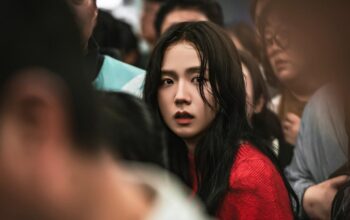 Potret Adegan Drakor Newtopia, Jisoo Blackpink Comeback dalam Dunia yang Diserang Zombie