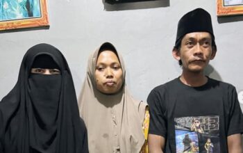 Potret Umi Pipik Temui Sunhaji Penjual Es Teh, Terbang ke Magelang Usai Mengisi Kajian