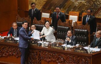 Rapat Paripurna DPR Hari Ini Mengesahkan Lima PImpinan KPK