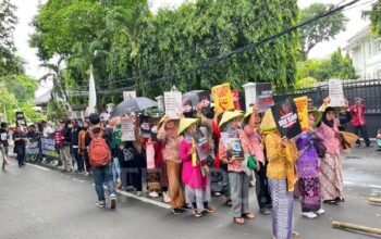 Warga Kampung Bayam hingga Sukamulya Peringati Hari HAM Sedunia dengan Long March ke Komnas HAM